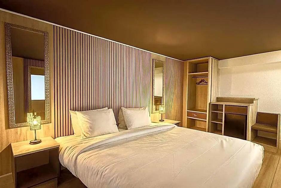 Tropical Palms Hotel-1